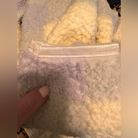 URBAN OUTFITTERS LAURA FLEECE IN SZ S - EUC Very OVERSIZED- Shearling Coziness - Picture 13 of 15